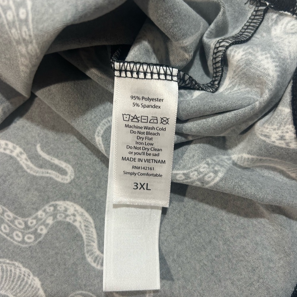 NWT LuLaRoe Amber 3XL Black Hoodie with White Octopus Design - Picture 9 of 9